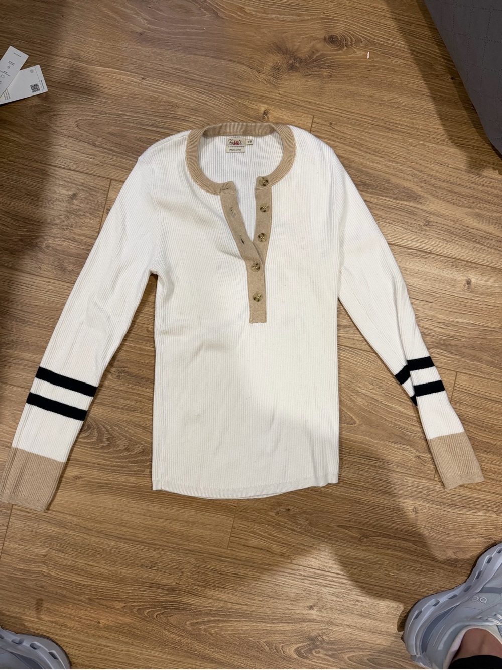 Faherty Mikki Henley. Never worn